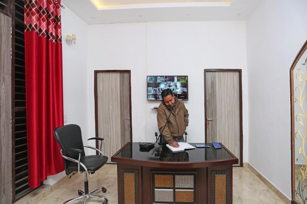 Hotel Rest Palace Агра Екстер'єр фото